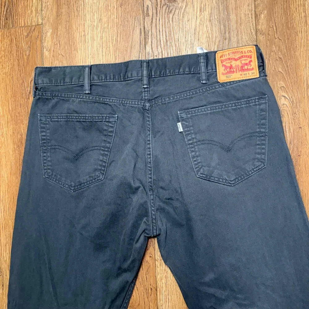 Levis excellent 100%